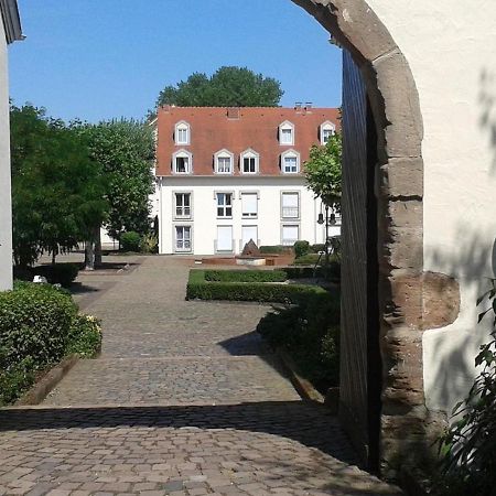 Amf Ferienwohnungen Historischer Soutyhof Saarlouis Exterior photo